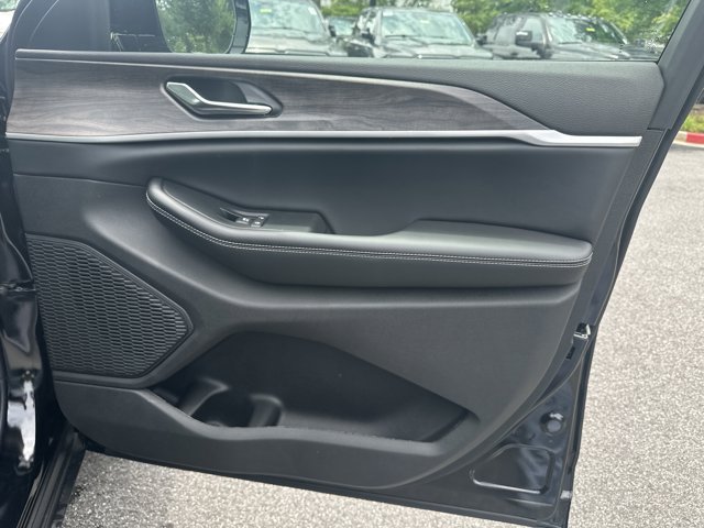 New 2026 Jeep Grand Cherokee Limited RWD image 14