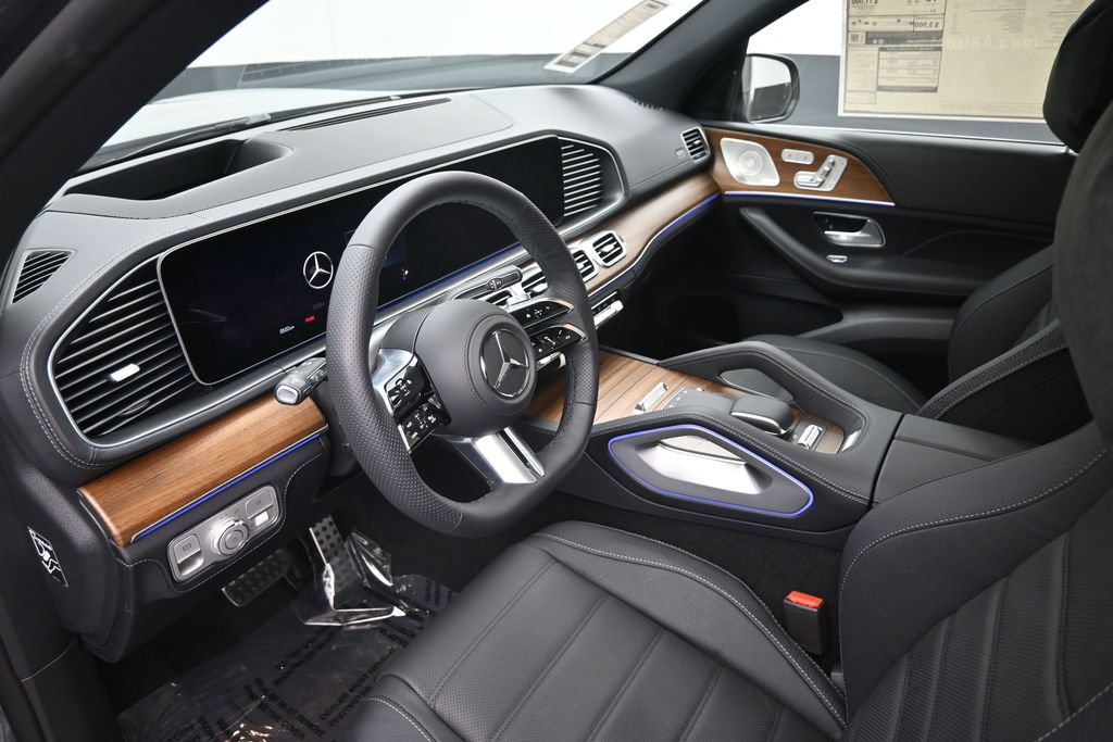 New 2026 Mercedes-Benz GLS 580 4MATIC image 16