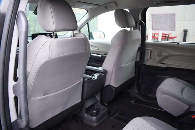 Certified 2022 Toyota Sienna LE image 21