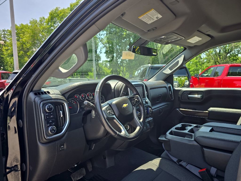 Used 2022 Chevrolet Silverado 1500 LT AWD/4WD image 21