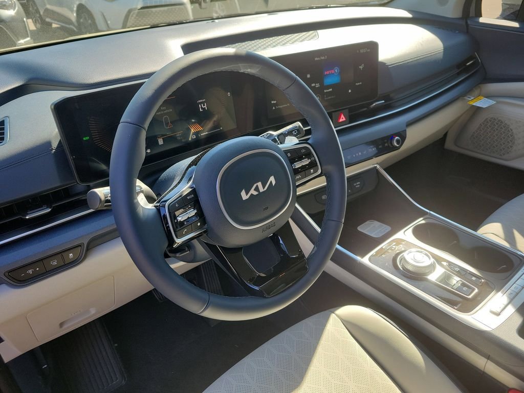 New 2026 Kia Carnival EX FWD image 23