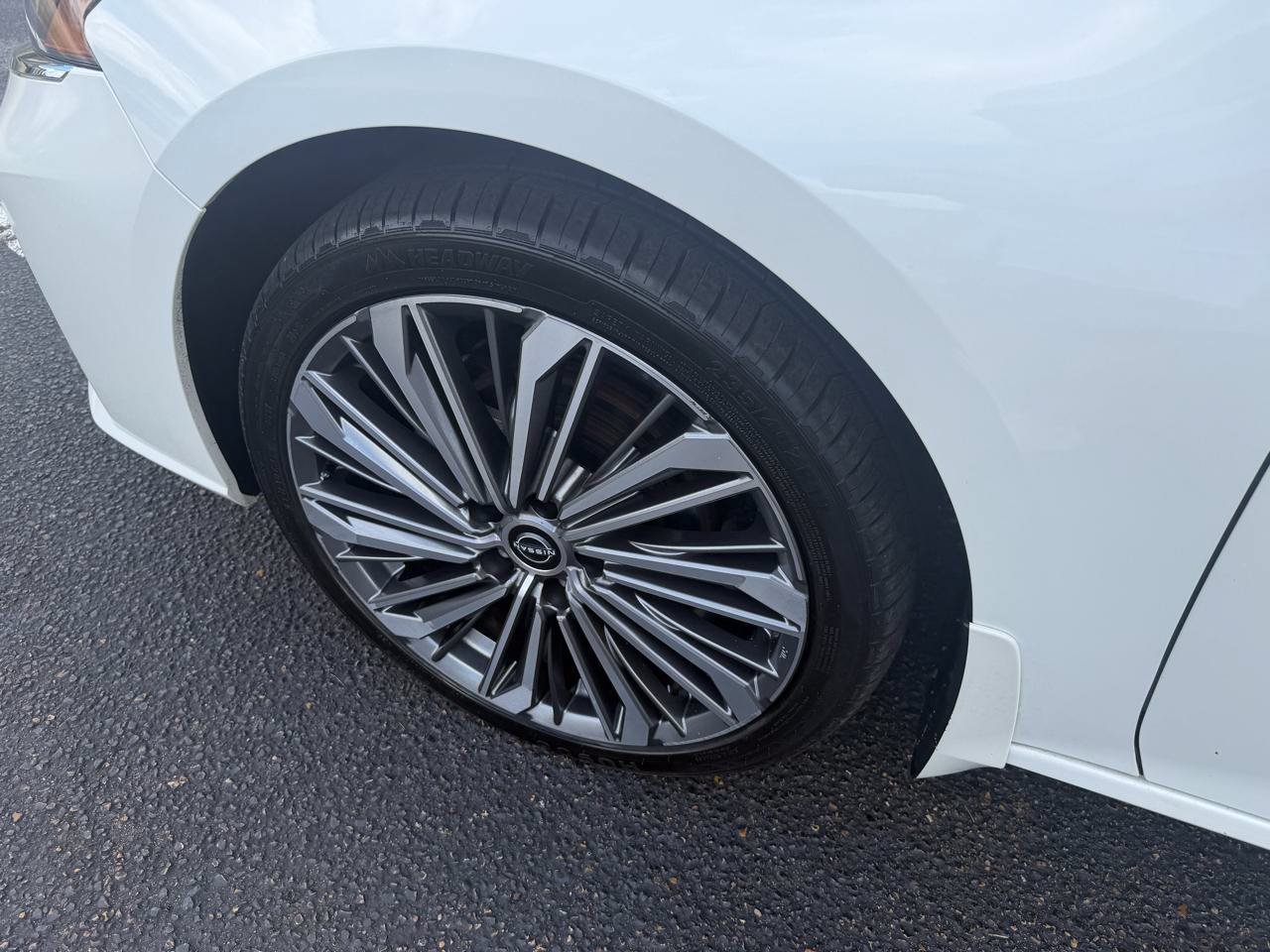Used 2023 Nissan Altima 2.5 SL AWD/4WD image 28