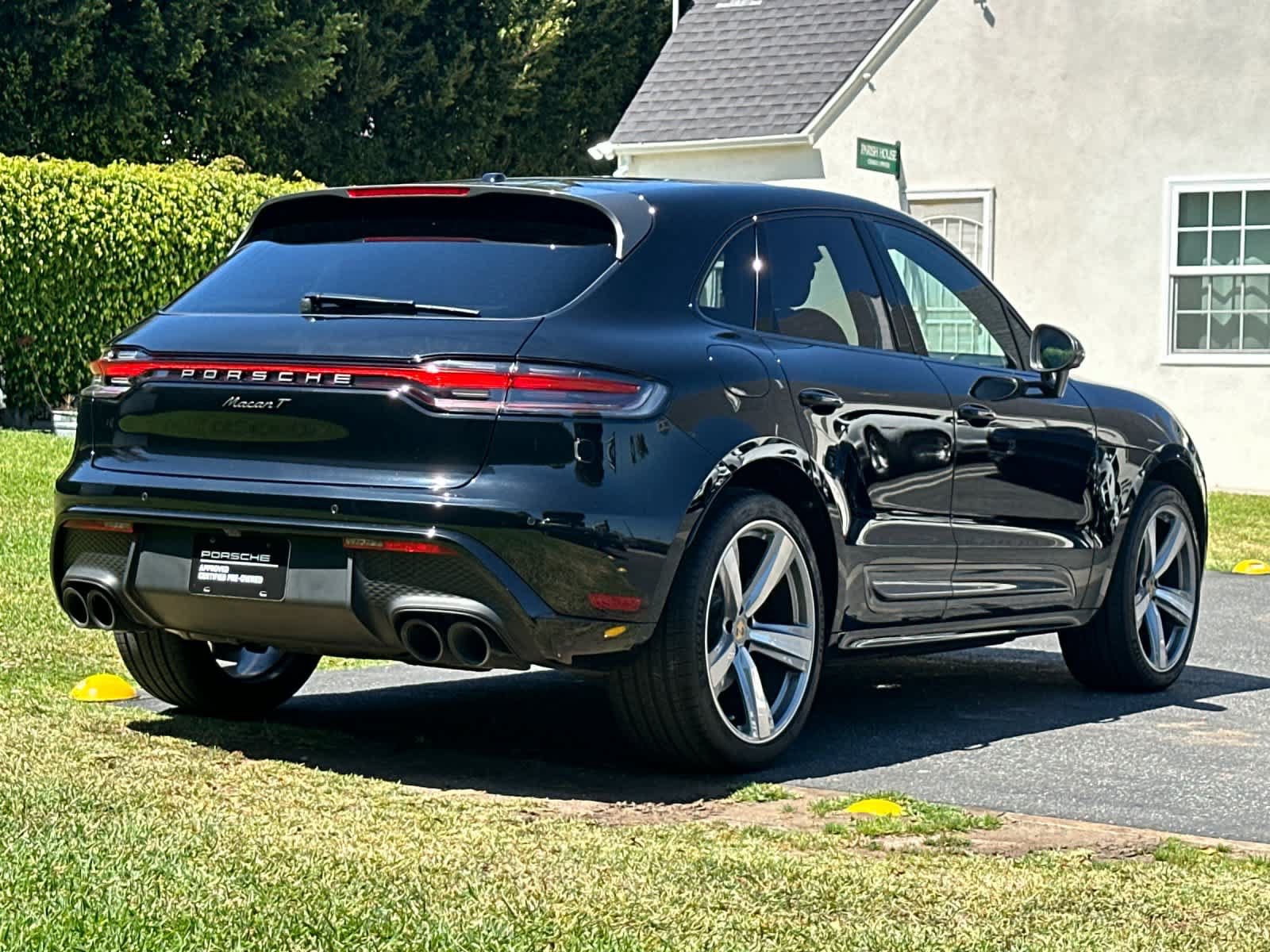 Certified 2023 Porsche Macan Turbo AWD/4WD image 8