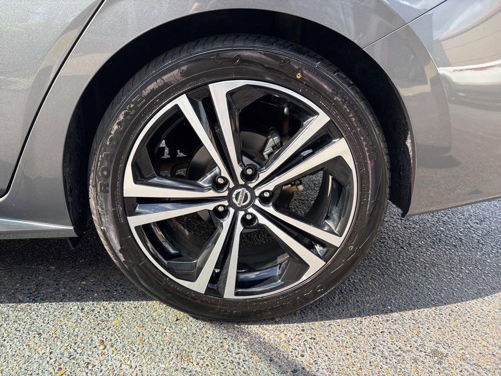 Used 2022 Nissan Sentra SR w/ Trunk Package image 25