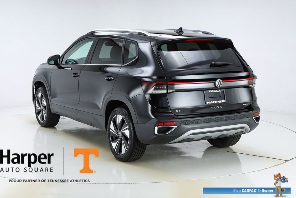 Used 2025 Volkswagen Taos SE w/ Panoramic Sunroof Package AWD/4WD image 45