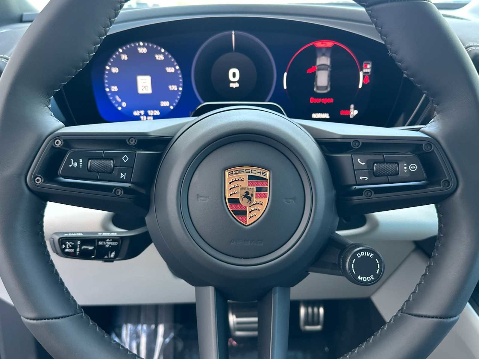 New 2026 Porsche Macan Electric RWD image 24