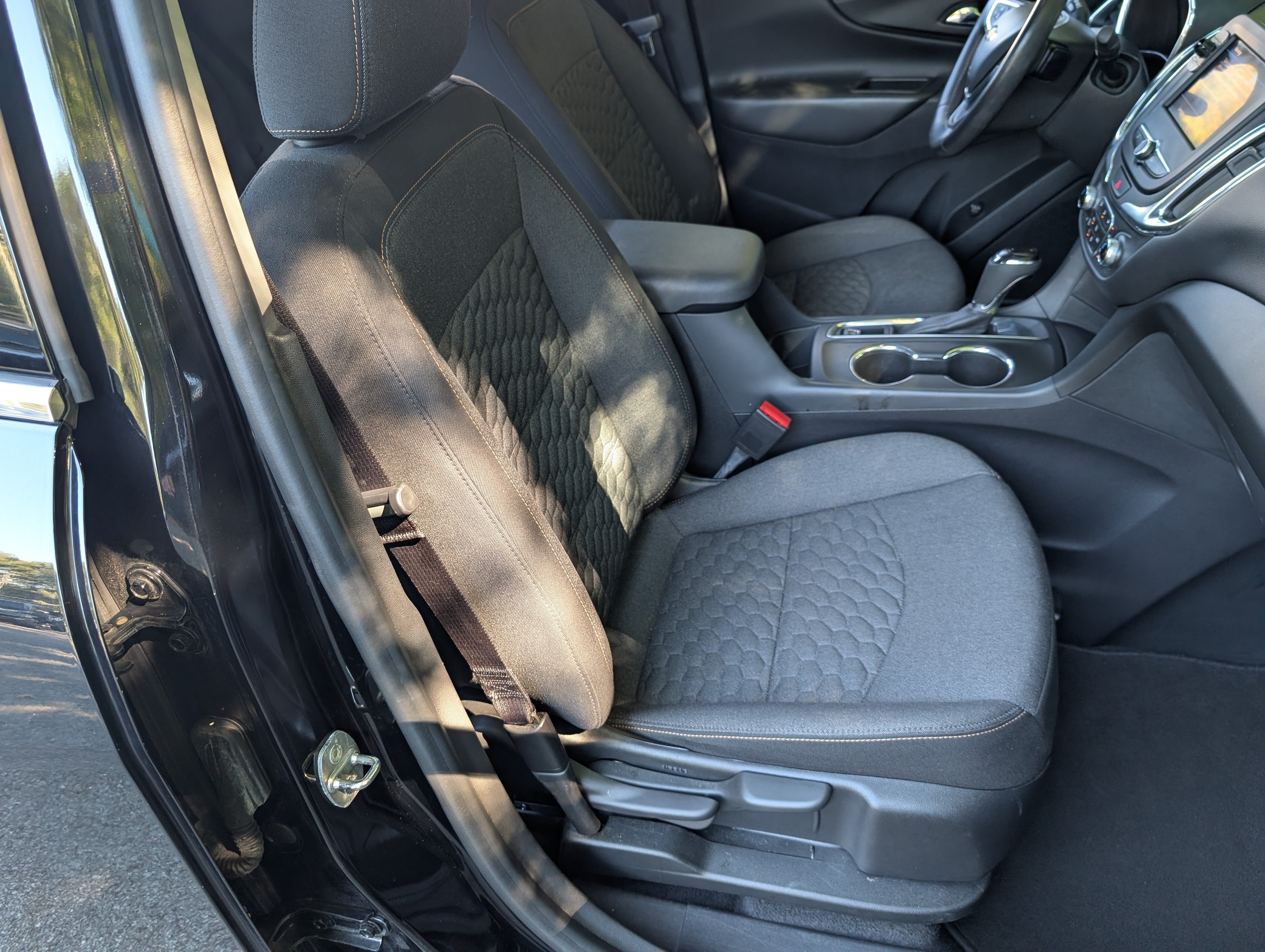 Used 2020 Chevrolet Equinox LT FWD image 20