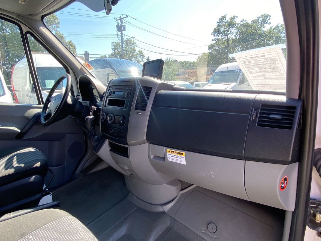 Used 2013 Freightliner Sprinter 3500 image 21