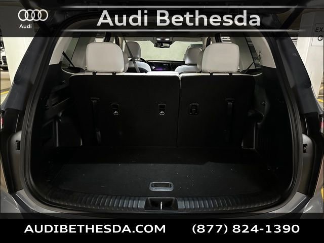 Used 2023 Kia Telluride EX w/ EX Captain's Chair Package image 10