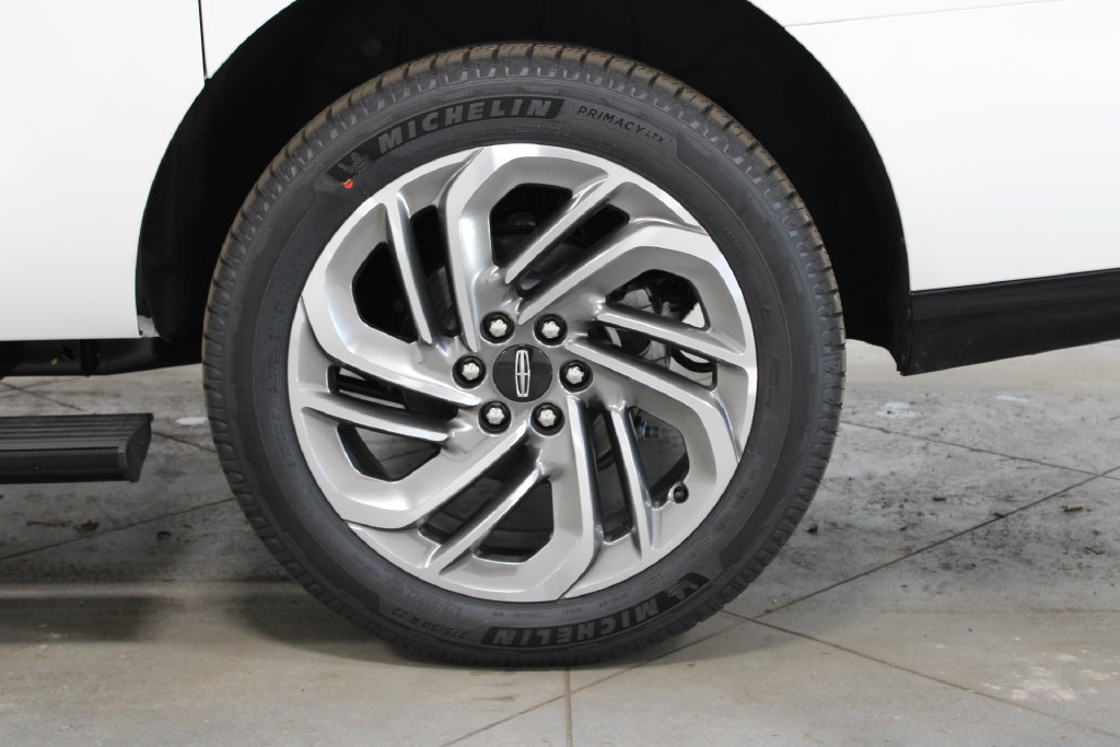 New 2026 Lincoln Navigator L Reserve AWD/4WD image 20