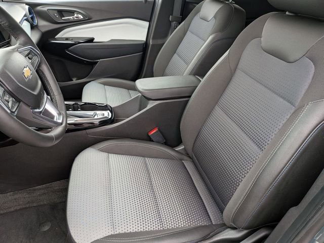 Used 2025 Chevrolet Trax LT w/ LT Convenience Package image 12