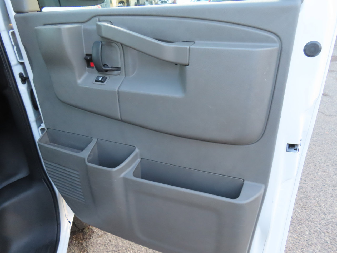 Used 2021 Chevrolet Express 2500 w/ Driver Convenience Package image 18