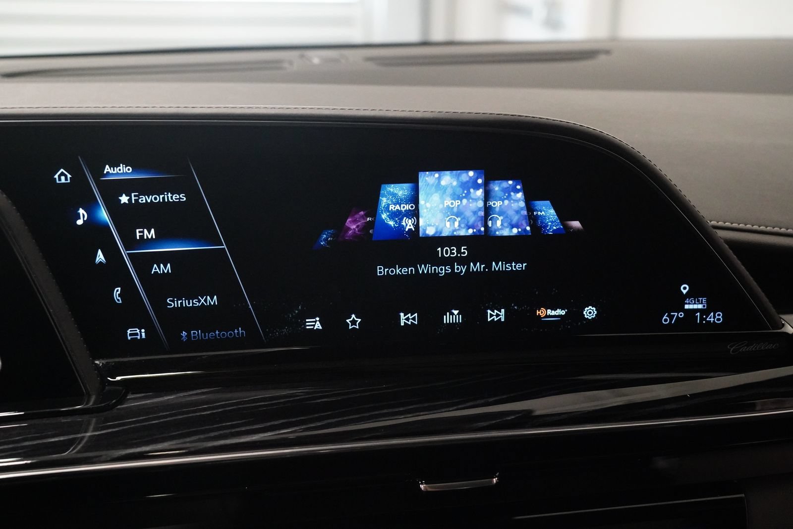 Used 2021 Cadillac Escalade Sport w/ Driver Assist Tech Package AWD/4WD image 22