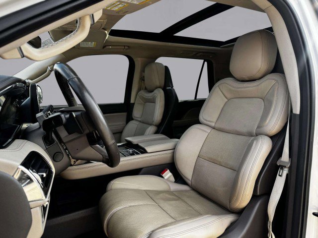 Used 2023 Lincoln Navigator Reserve image 21