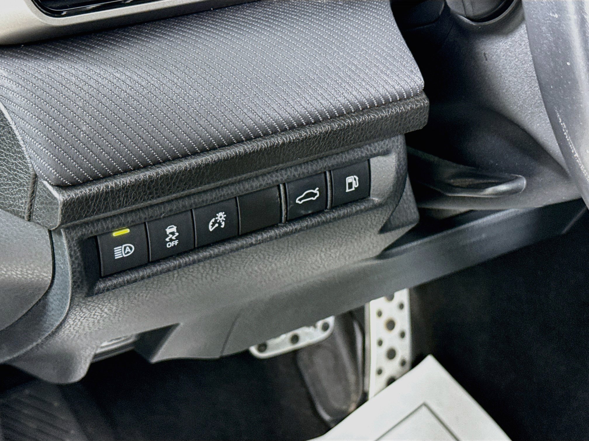 Used 2025 Toyota Camry SE FWD image 10