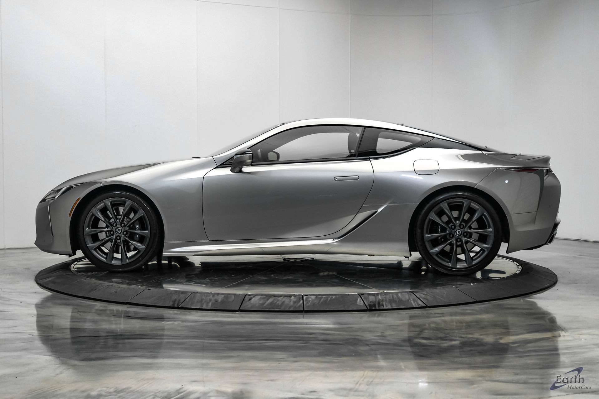 Used 2018 Lexus LC 500 Coupe w/ Performance Package RWD image 8