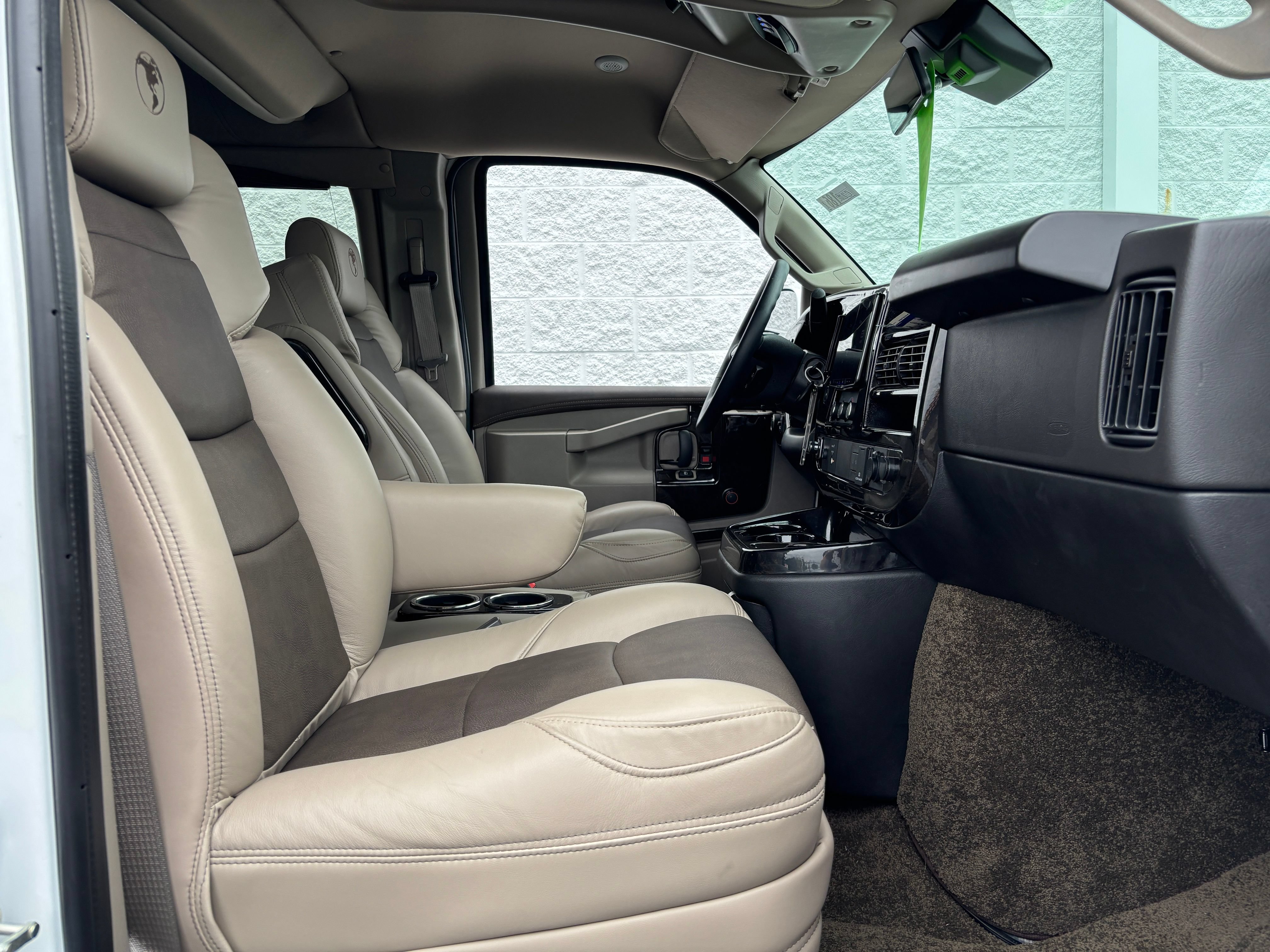 New 2026 GMC Savana 2500 w/ Driver Convenience Package RWD image 21
