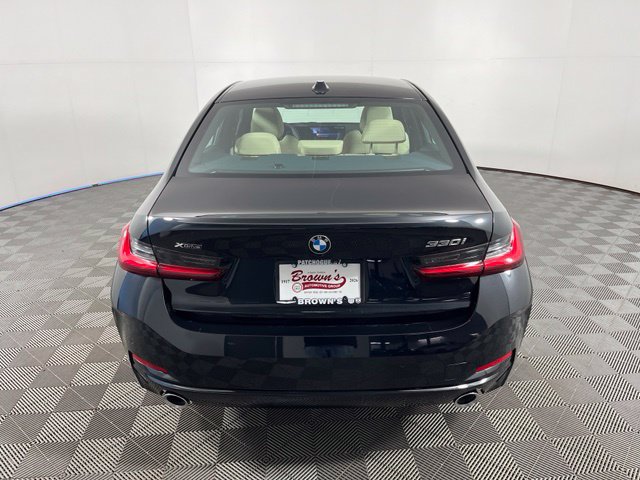 Used 2025 BMW 330i xDrive Sedan w/ Premium Package AWD/4WD image 5