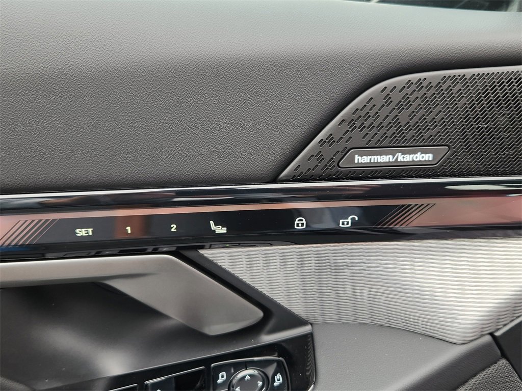 New 2026 BMW 540i xDrive w/ M Sport Package image 16