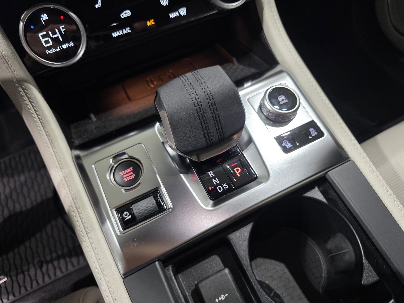 Used 2025 Jaguar F-PACE R-Dynamic S AWD/4WD image 18