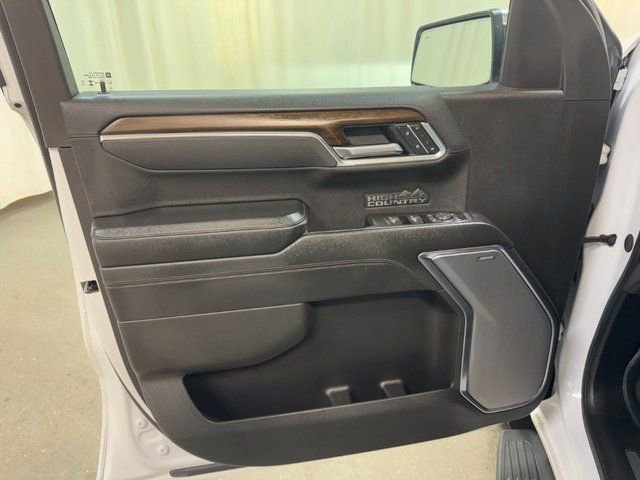 Used 2025 Chevrolet Silverado 1500 High Country w/ High Country Premium Package image 16