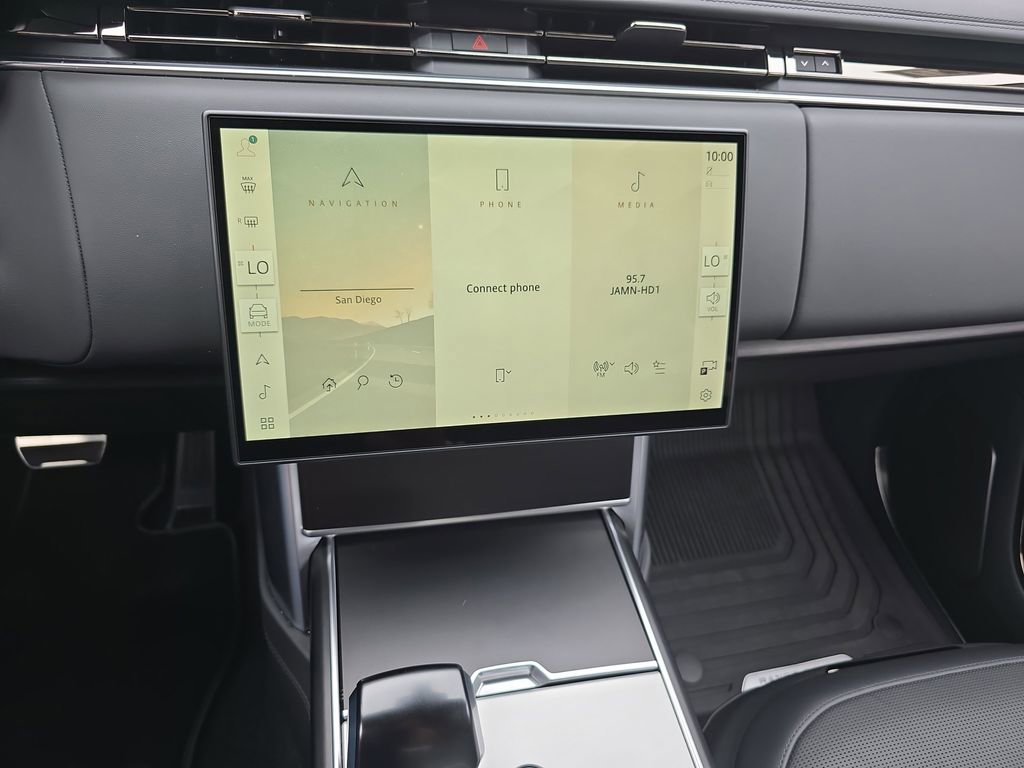 New 2025 Land Rover Range Rover SV image 21