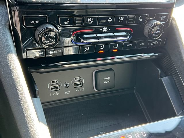 Used 2024 Jeep Grand Cherokee L Limited w/ Luxury Tech Group II image 31