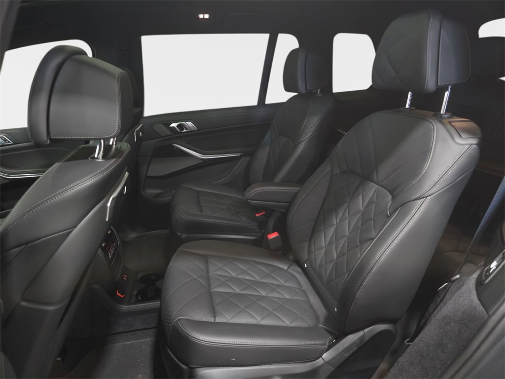 Used 2026 BMW X7 xDrive40i w/ M Sport Package image 12