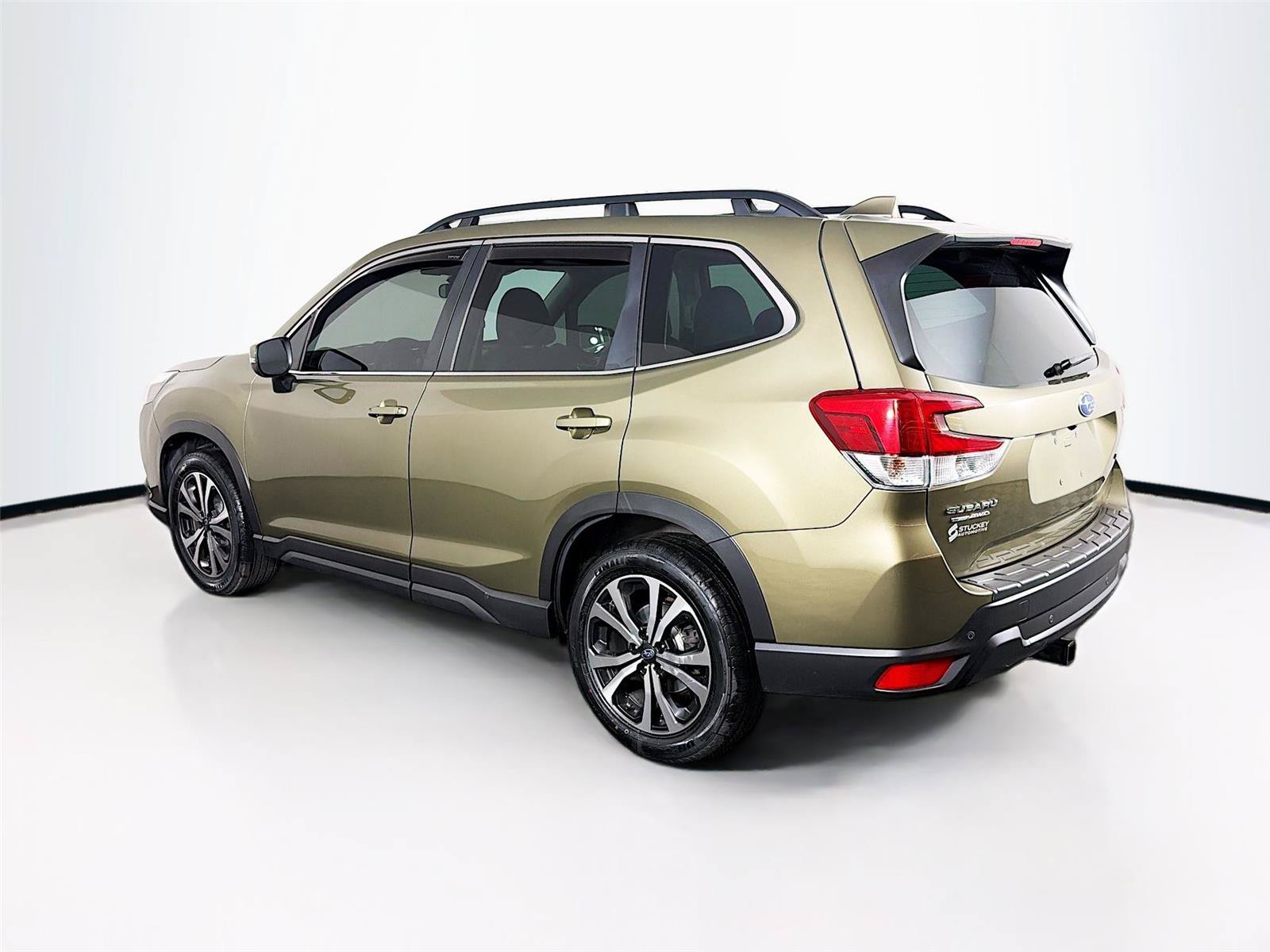 Used 2023 Subaru Forester Limited AWD/4WD image 9