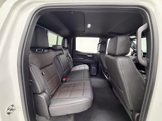 Certified 2024 Chevrolet Silverado 1500 High Country w/ Technology Package AWD/4WD image 25