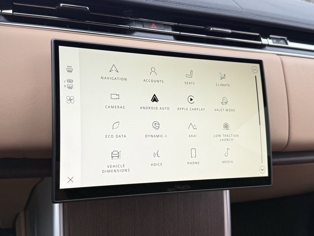New 2025 Land Rover Range Rover Long Wheelbase SE image 24