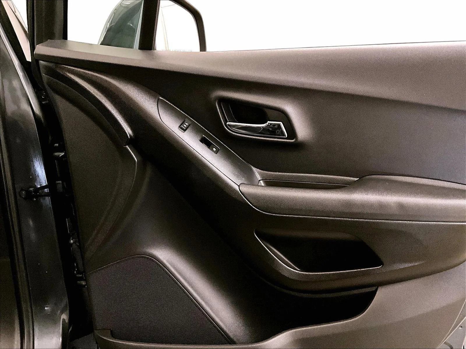 Used 2019 Chevrolet Trax LS image 23