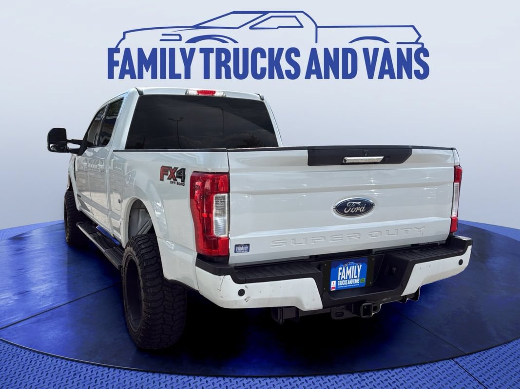 Used 2017 Ford F250 Lariat w/ Lariat Value Package AWD/4WD image 3
