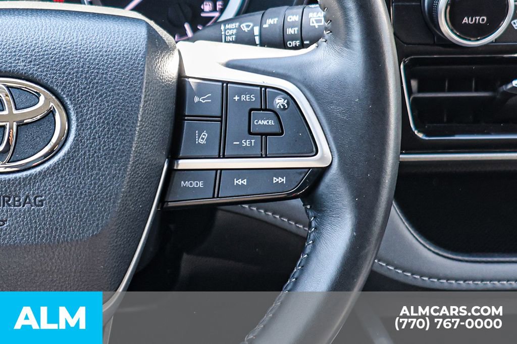 Used 2025 Toyota Highlander LE image 37