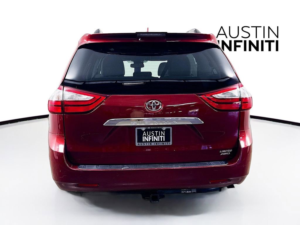 Used 2018 Toyota Sienna Limited Premium w/ Carpet Mat Package image 6