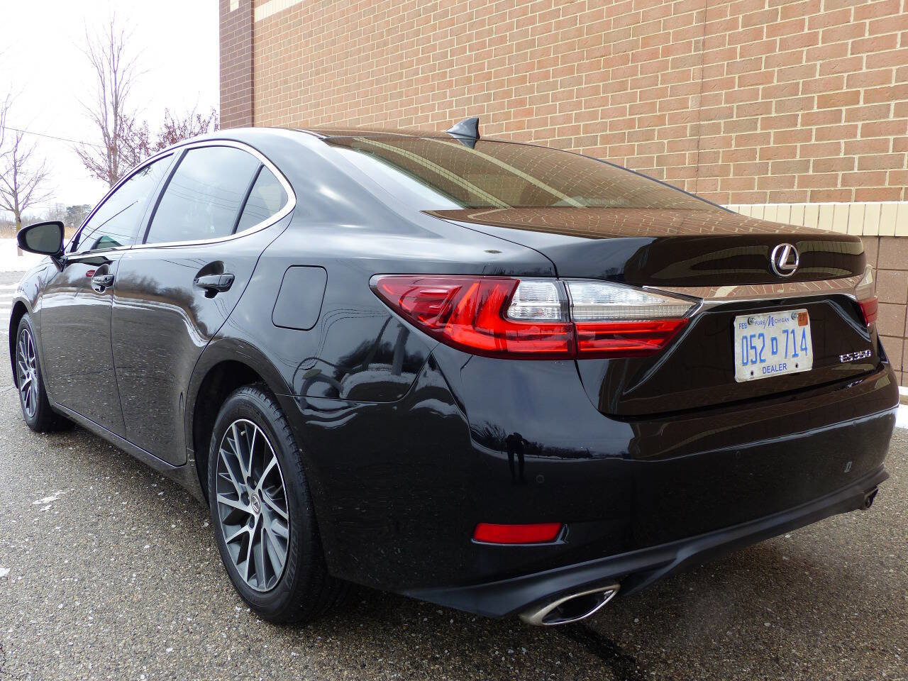 Used 2017 Lexus ES 350 w/ Luxury Package image 8