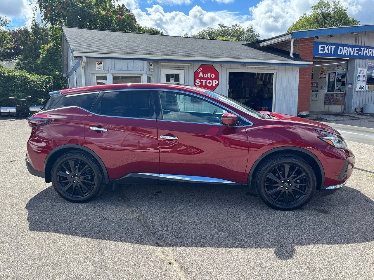 Used 2023 Nissan Murano SL w/ SL Moonroof Package AWD/4WD image 2