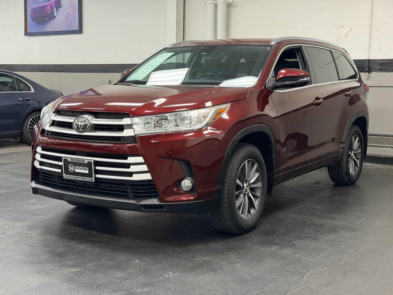 Used 2017 Toyota Highlander XLE AWD/4WD image 6