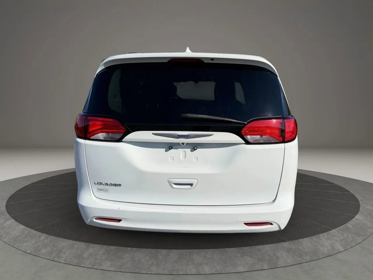 Used 2020 Chrysler Voyager Lxi FWD image 8