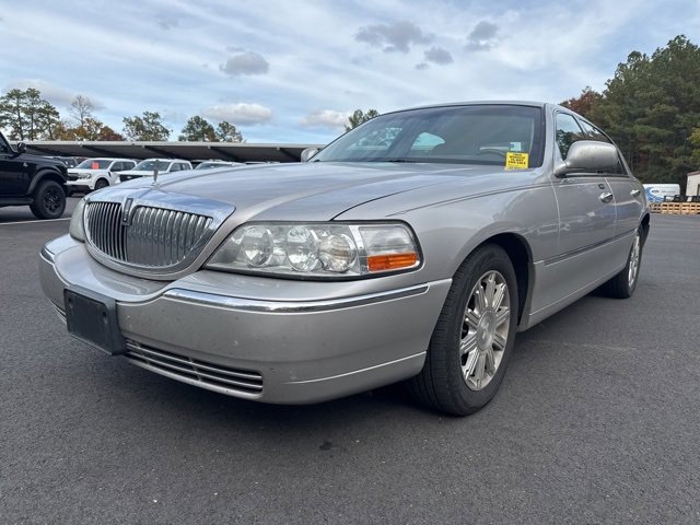 Used 2010 Lincoln Town Car Signature Limited
