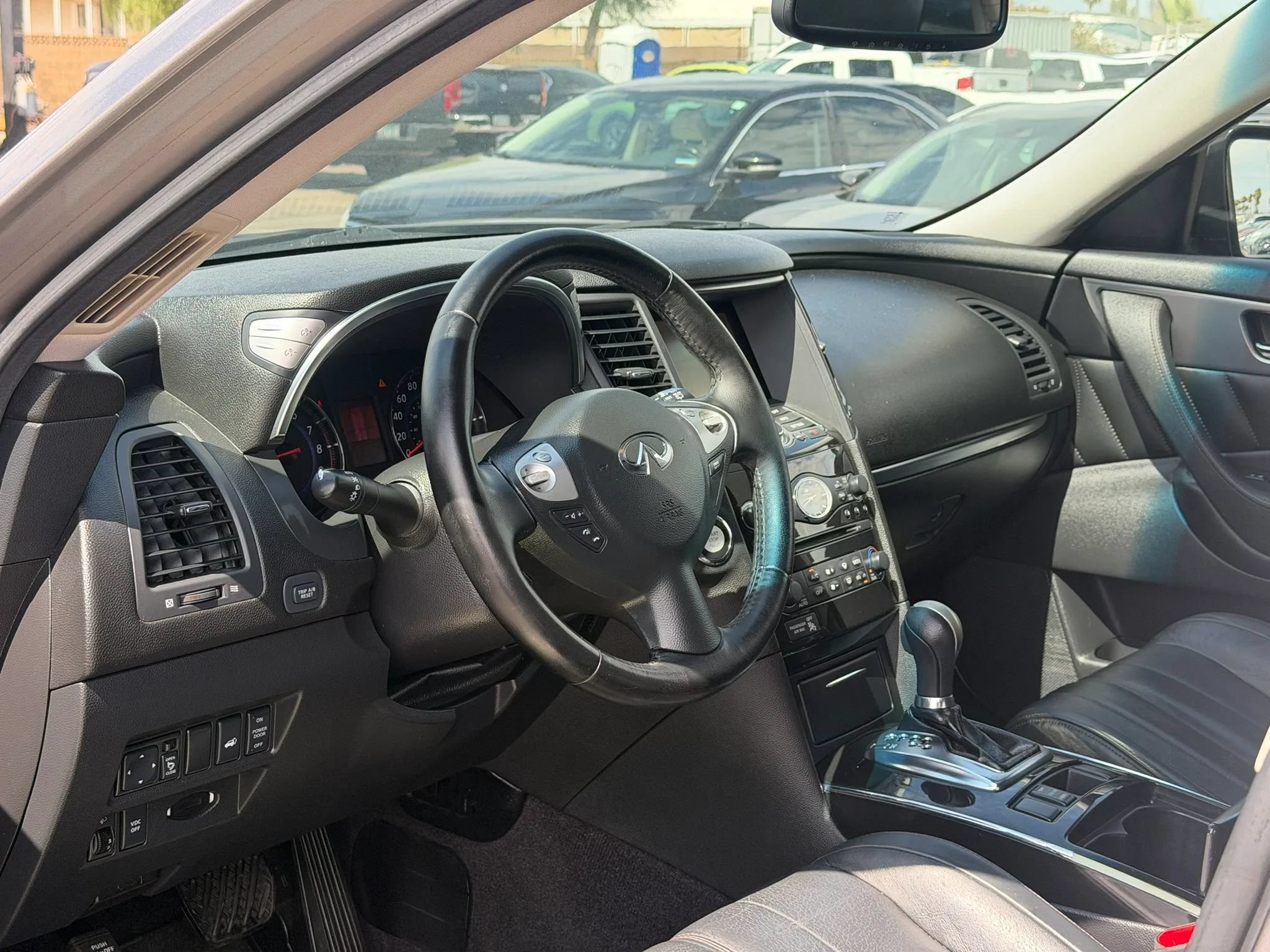 Used 2011 INFINITI FX35 AWD image 19