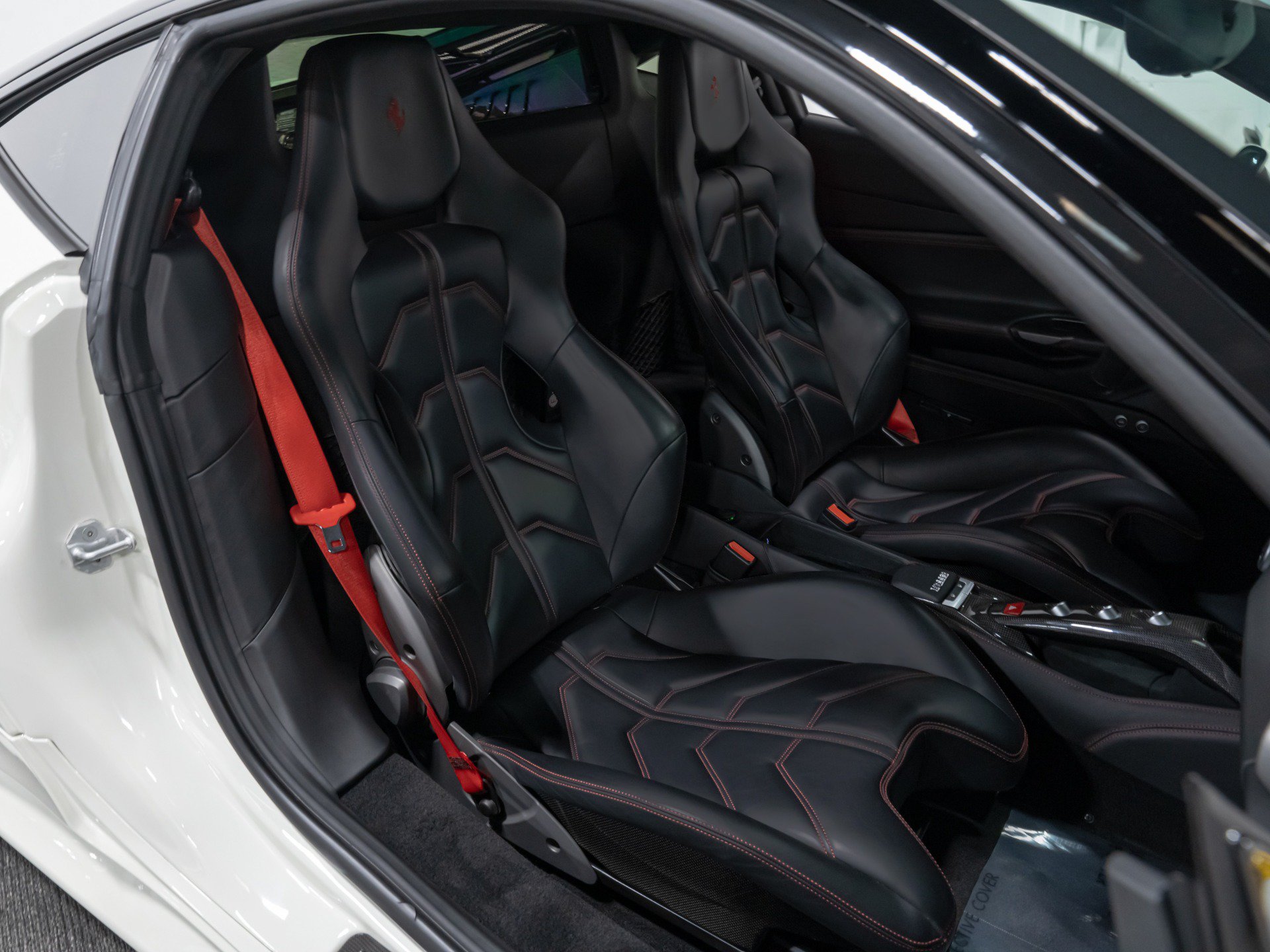 Used 2016 Ferrari 488 GTB RWD image 62