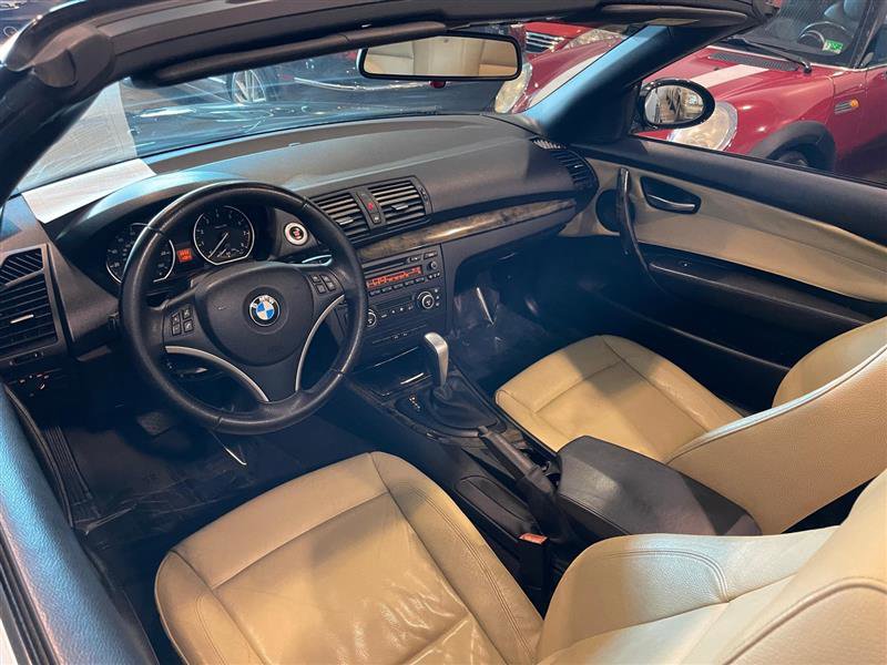 Used 2009 BMW 135i Convertible image 8