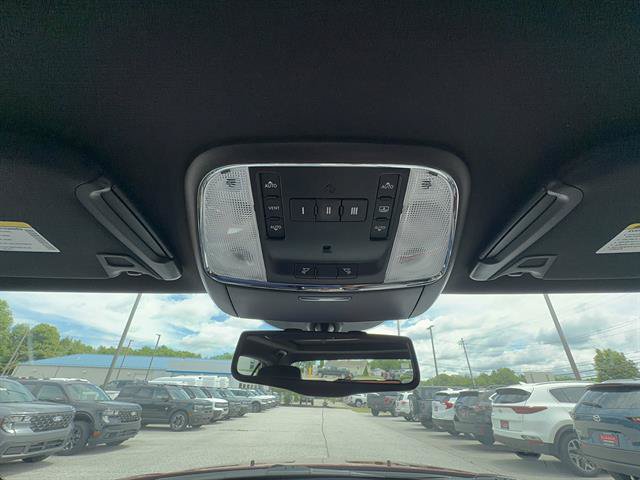 Used 2014 Chrysler 300 AWD w/ Driver Convenience Group image 19