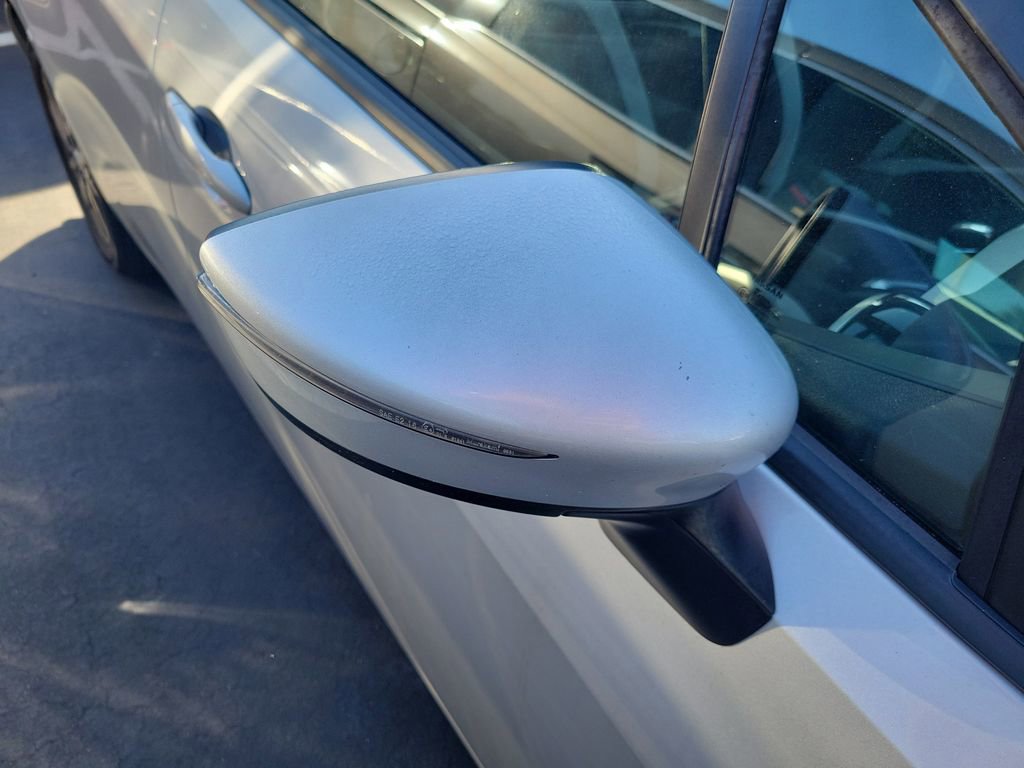 Used 2021 Nissan Versa SV FWD image 10