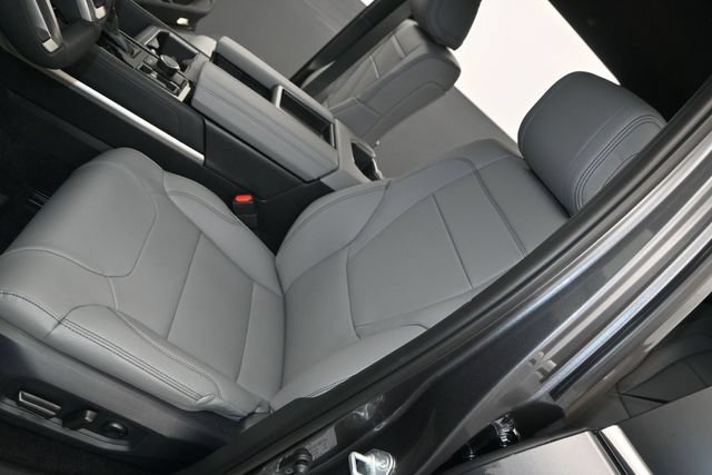 New 2026 Toyota Tundra Limited AWD/4WD image 9