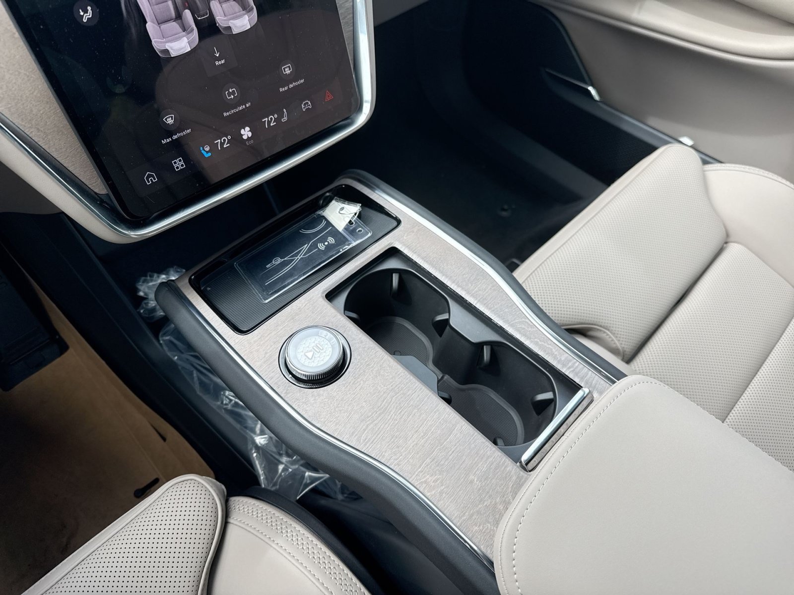 New 2026 Volvo EX90 Plus AWD/4WD image 23