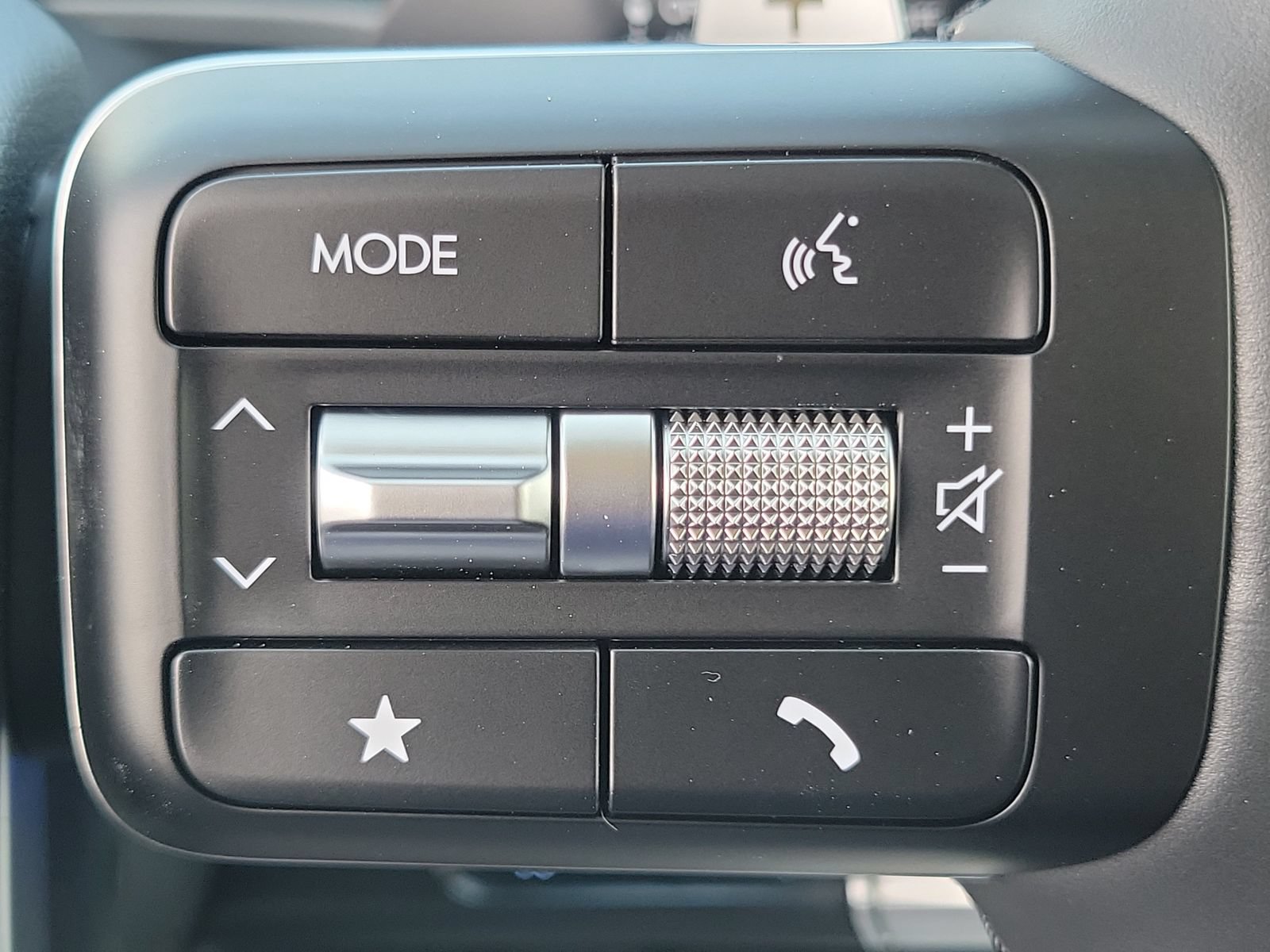 New 2026 Hyundai Santa Fe SEL FWD image 9