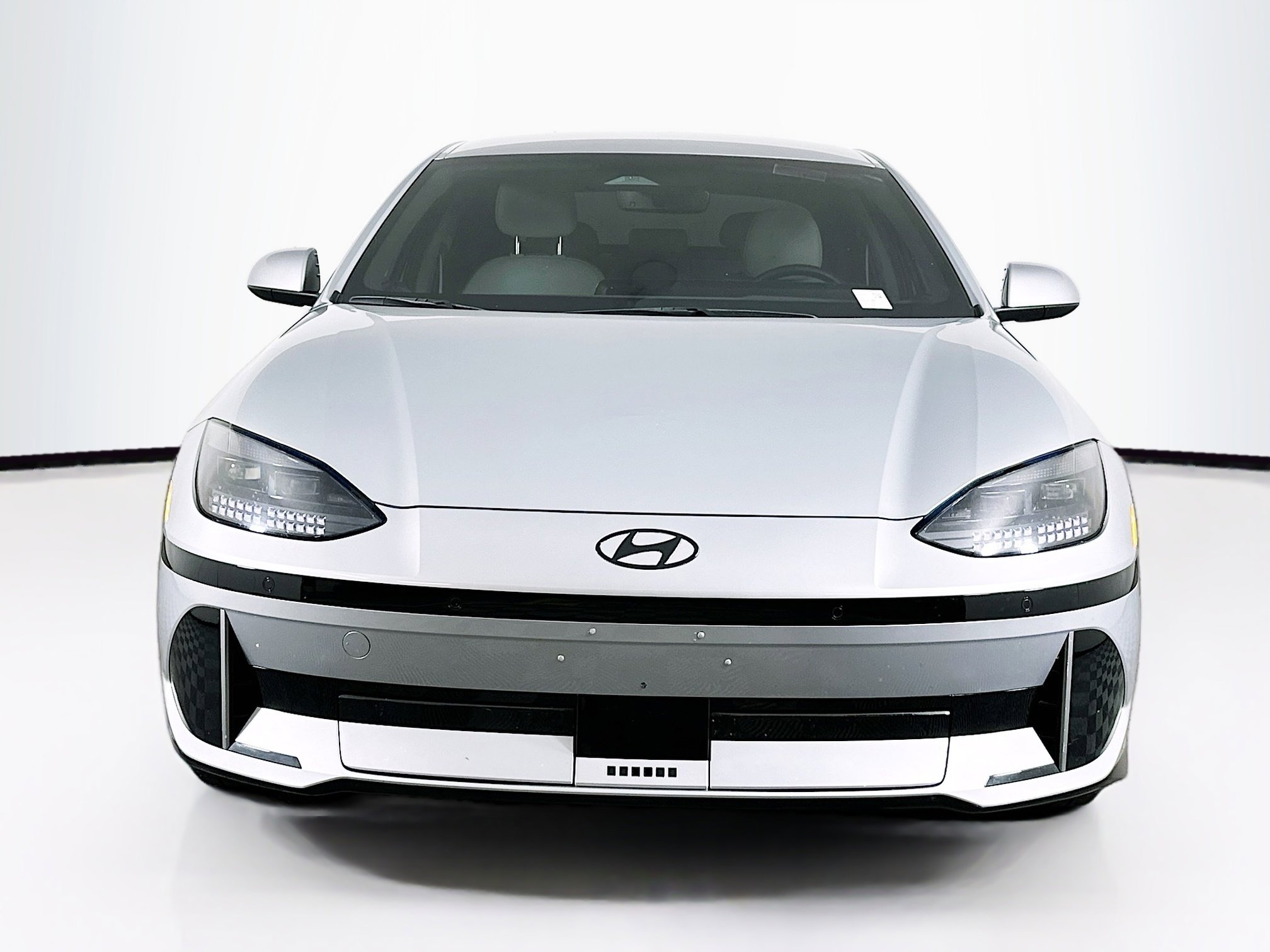 Used 2024 Hyundai Ioniq 6 SEL RWD image 2