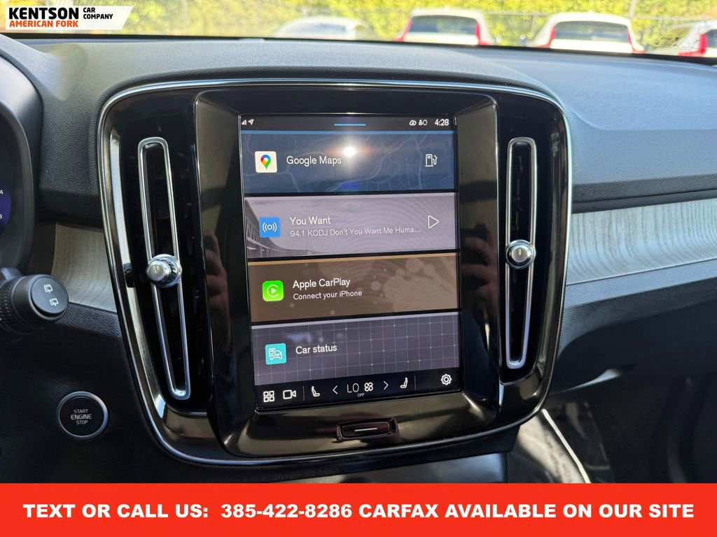 Used 2025 Volvo XC40 B5 Plus image 23